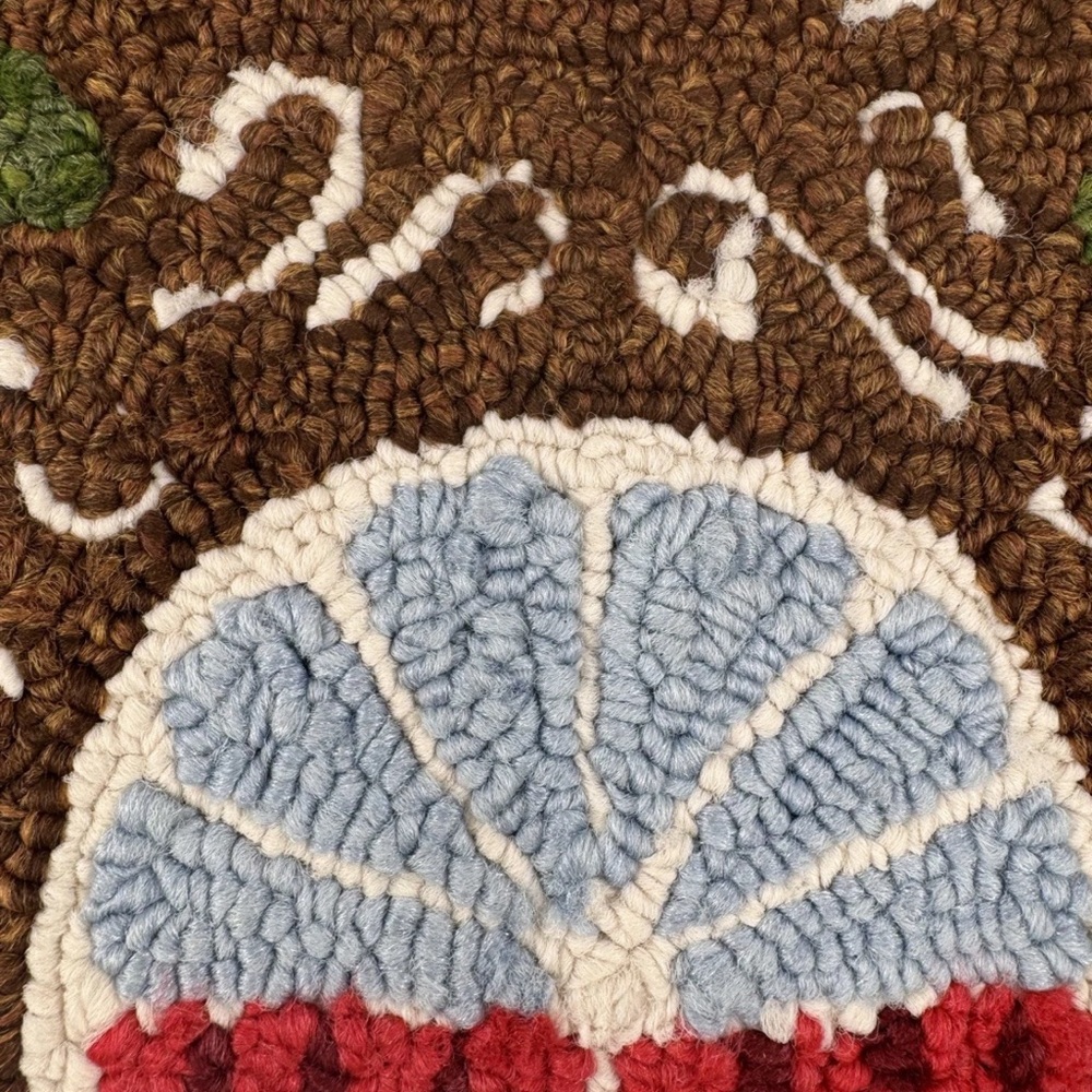 Christmas GingerBread Rug ~ Hand Hooked ~ Memory Foam Padding ~ 22” x 38” - Picture 6 of 9